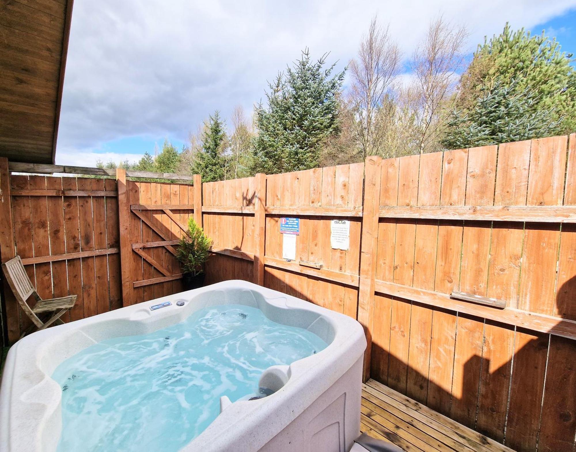 Kelty Ochil 9 With Private Hot Tub - Fife - Loch Leven - Lomond Hills - Pet Friendlyヴィラ エクステリア 写真